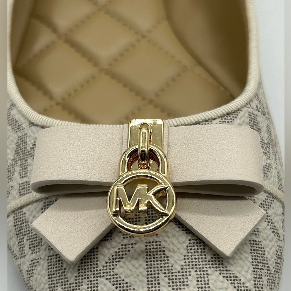 MICHAEL Michael Kors Honey Ballet Flats Vanilla MK Logo Bow Gold Charm 7.5M NIB - Picture 10 of 13